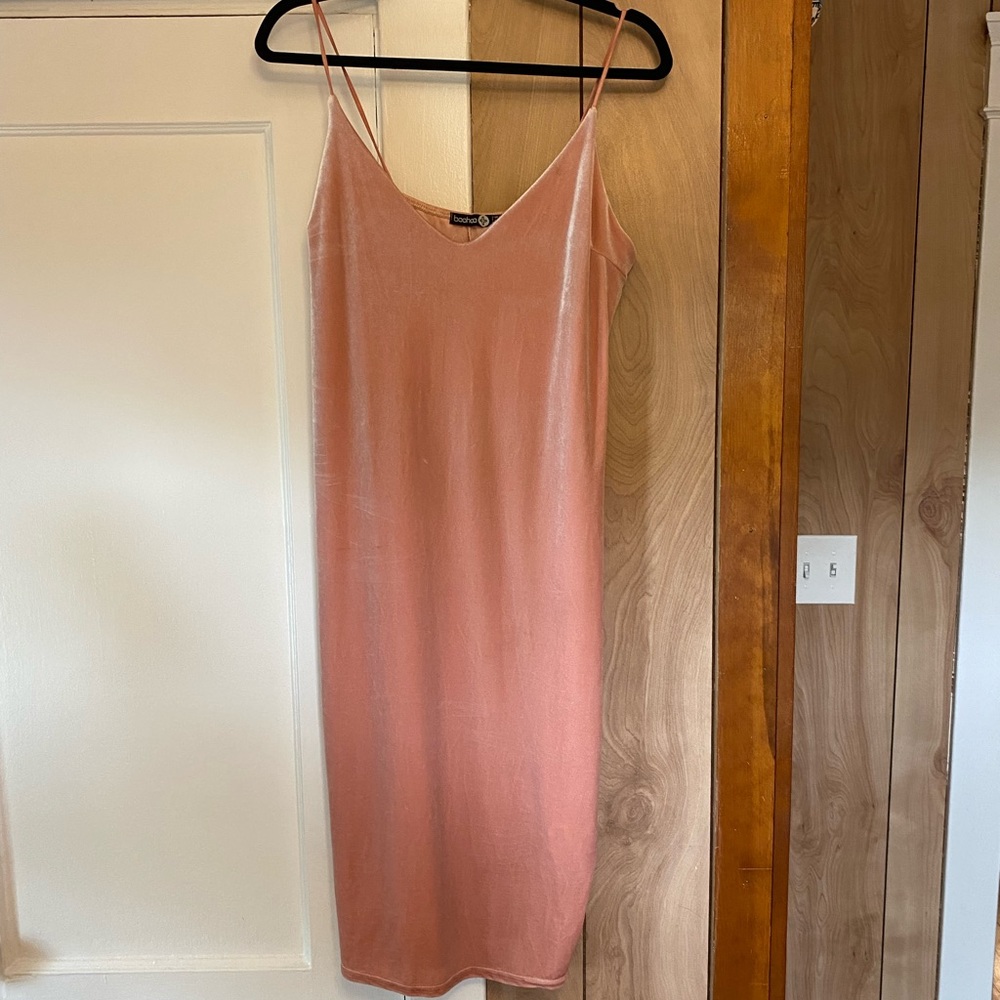 Boohoo pink velvet dress